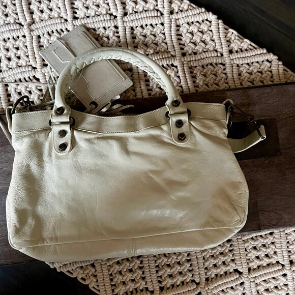 Authentic BALENCIAGA The First Hand Bag Ivory Leather 2005 Awesome - Picture 16 of 16